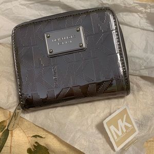 Michael Kors - Silver Wallet